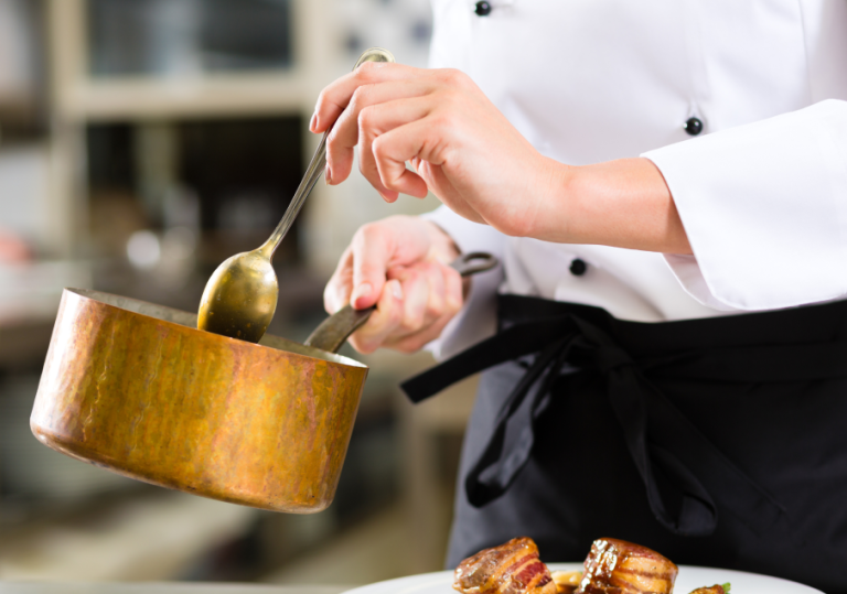 יום גיבוש לעובדים בסדנת בישול 5 סיבות שזה עובד קסרול